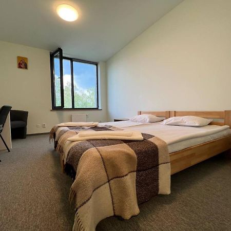 Ucu Inn - Кімнати Для Гостей 利沃夫 外观 照片