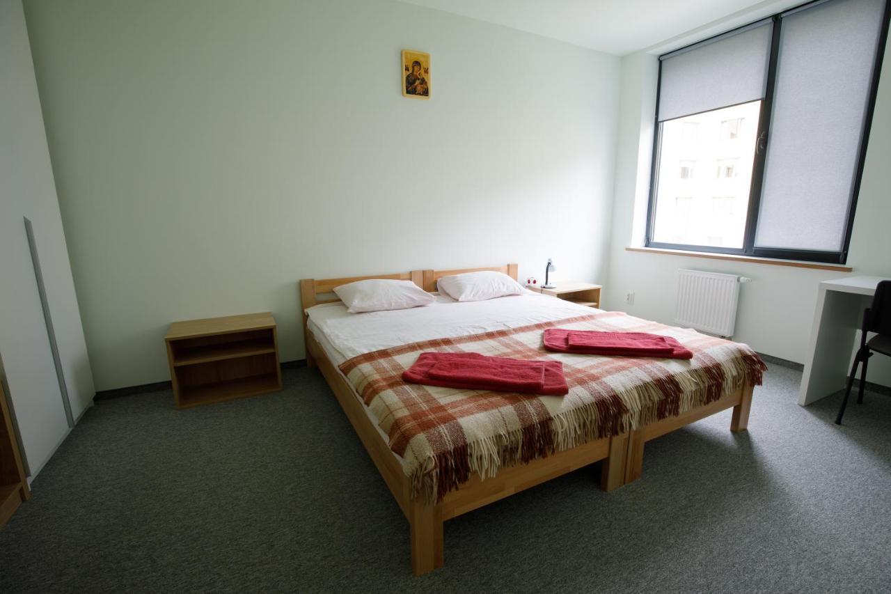 Ucu Inn - Кімнати Для Гостей 利沃夫 外观 照片