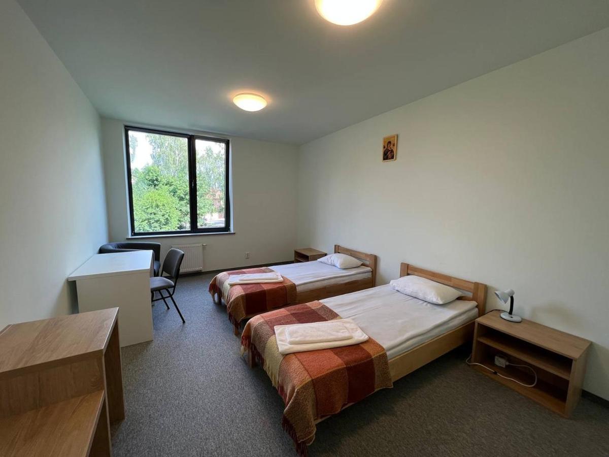 Ucu Inn - Кімнати Для Гостей 利沃夫 外观 照片
